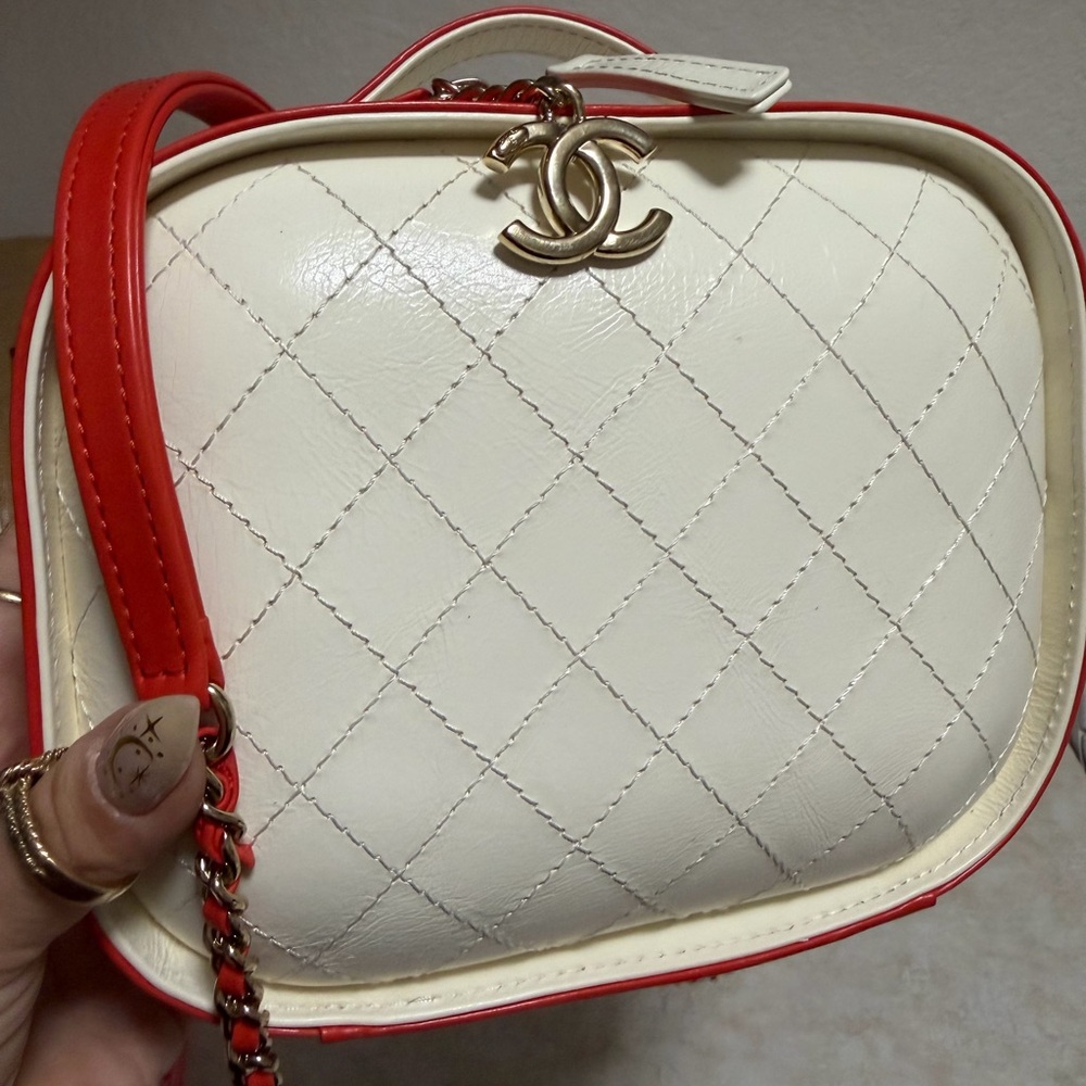 Chanel Vanity Matelasse Leather 2way Bag White Red